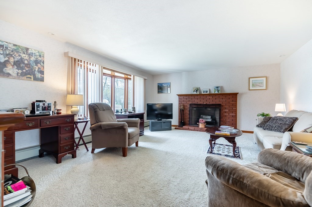228 Chandler Road Andover, MA 01810 - Photo 3 of 30 Gallery Image 3