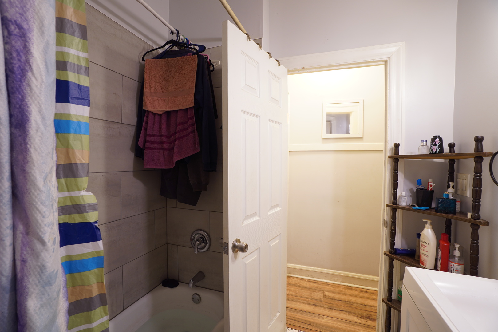6419 South Morgan Street Chicago, IL 60621 - Photo 7 of 11 a bathroom with a bathtub and shower