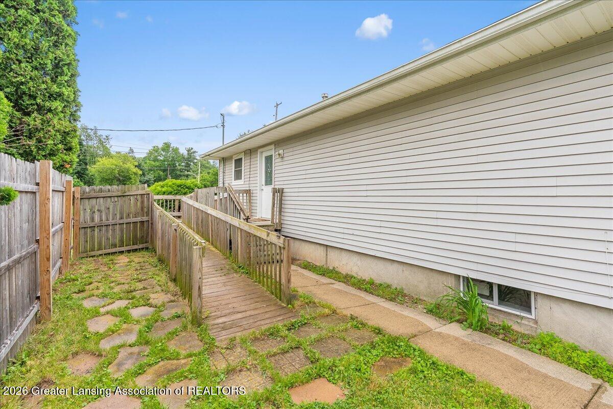 3343 Turner Road Lansing, MI 48906 - Photo 4 of 39