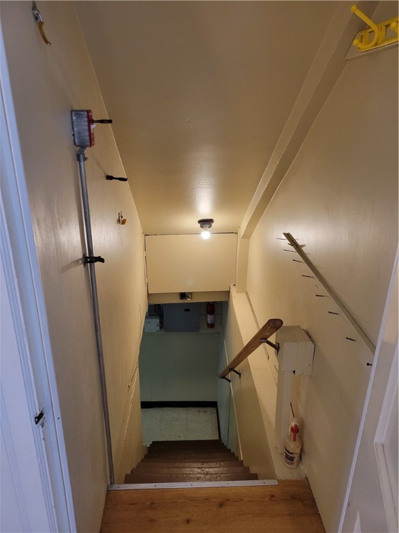 186 Custer Street Warwick, RI 02889 - Photo 33 of 46 Stairway to basement