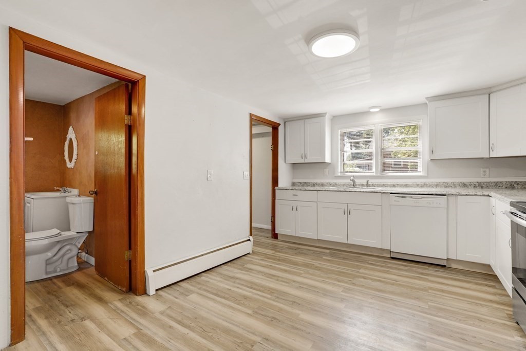 106 Orient Street Worcester, MA 01604 - Photo 13 of 42