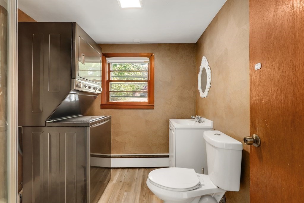 106 Orient Street Worcester, MA 01604 - Photo 14 of 42