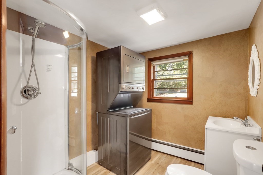 106 Orient Street Worcester, MA 01604 - Photo 15 of 42