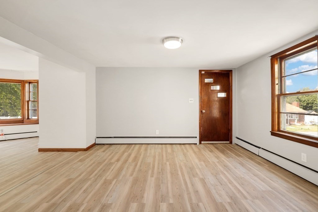 106 Orient Street Worcester, MA 01604 - Photo 4 of 42