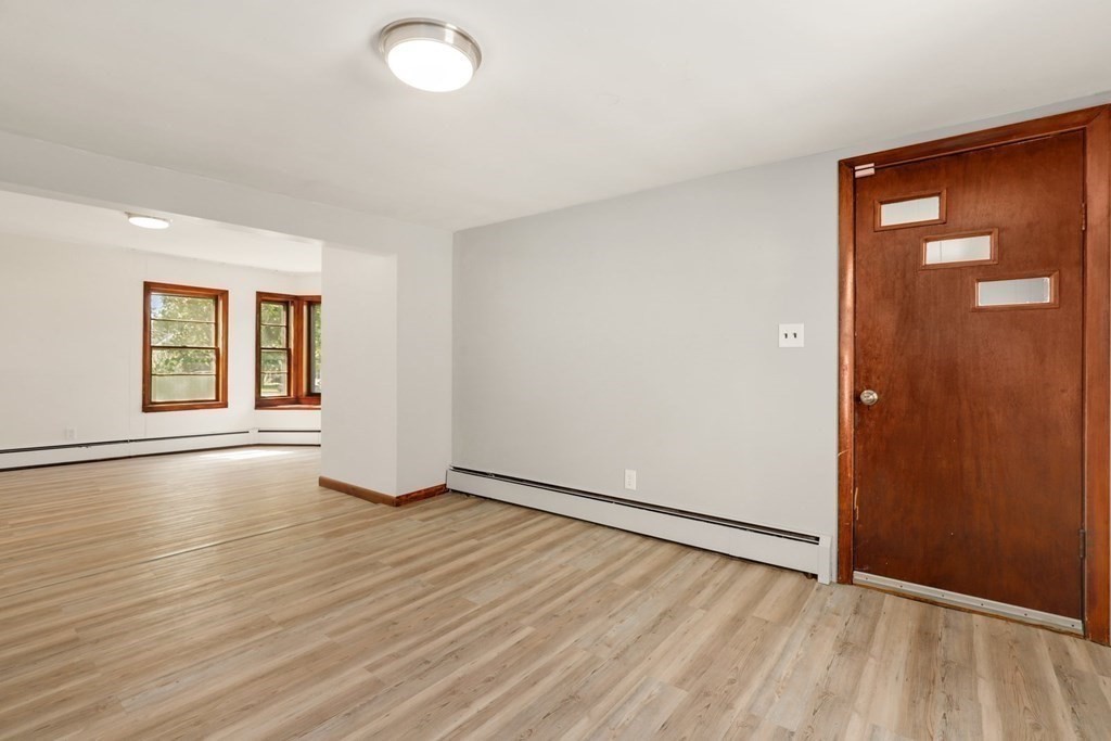 106 Orient Street Worcester, MA 01604 - Photo 5 of 42