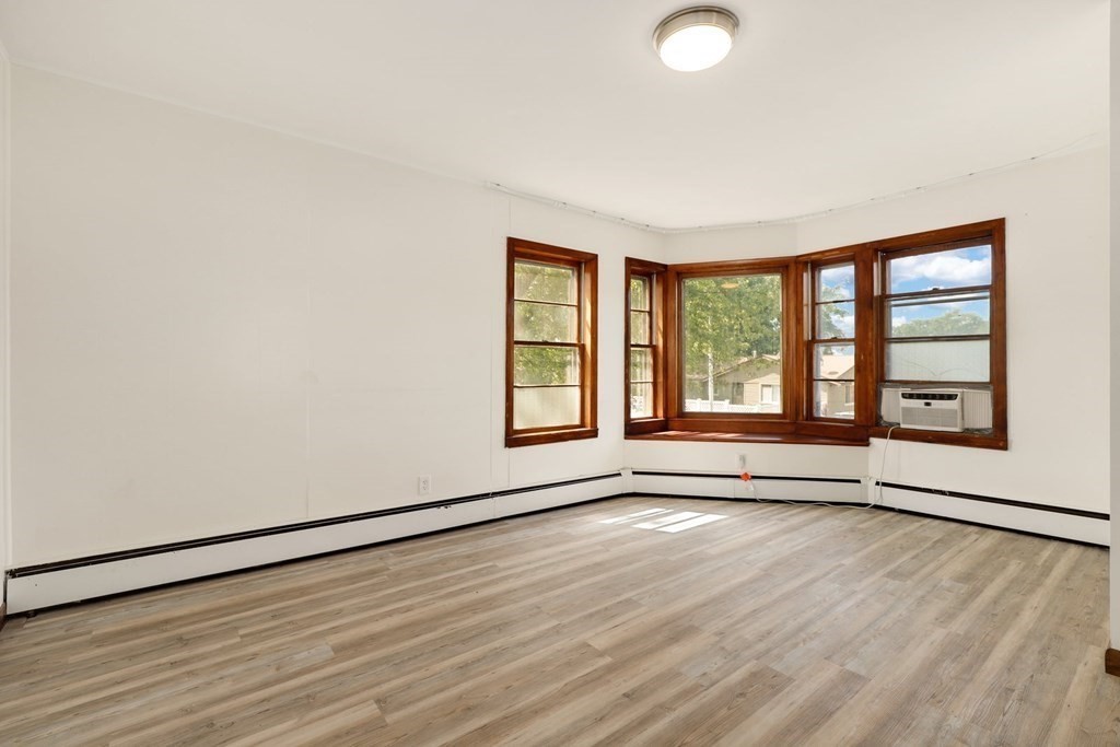 106 Orient Street Worcester, MA 01604 - Photo 8 of 42