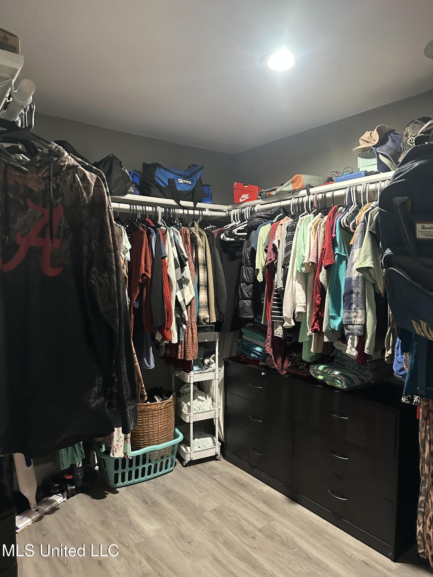 3318 Bellview Avenue Moss Point, MS 39563 - Photo 15 of 23 primary closet