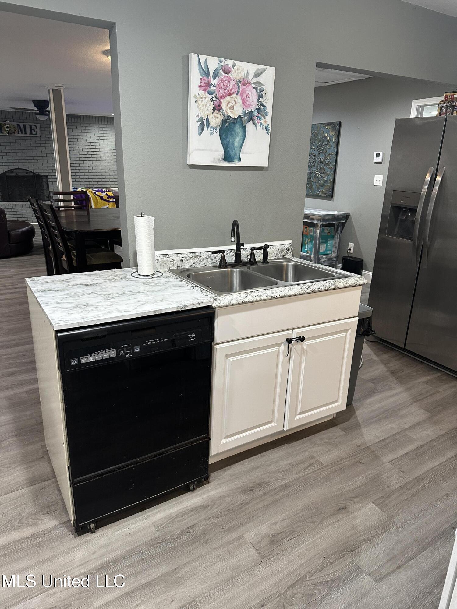 3318 Bellview Avenue Moss Point, MS 39563 - Photo 10 of 23 kitchen b
