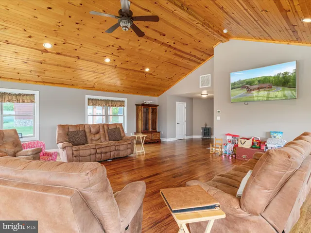 $1,500,000 | 1996 Buck Mountain Road, Bentonville, VA 22610