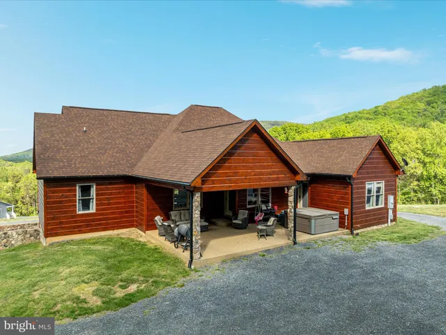 $1,500,000 | 1996 Buck Mountain Road, Bentonville, VA 22610