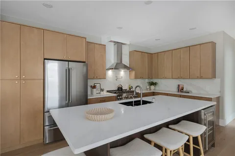 $1,395,000 | 43 12th Street, Unit B, Providence, RI 02906