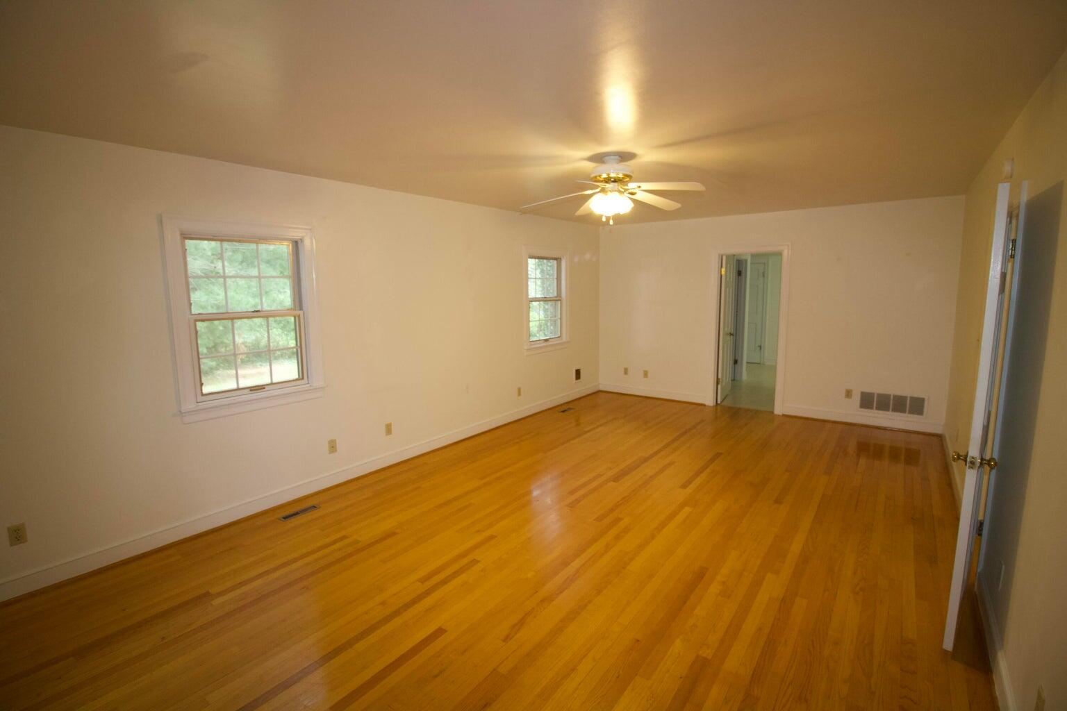 1502 Electric Road Southwest Roanoke, VA 24018 - Photo 12 of 28 20