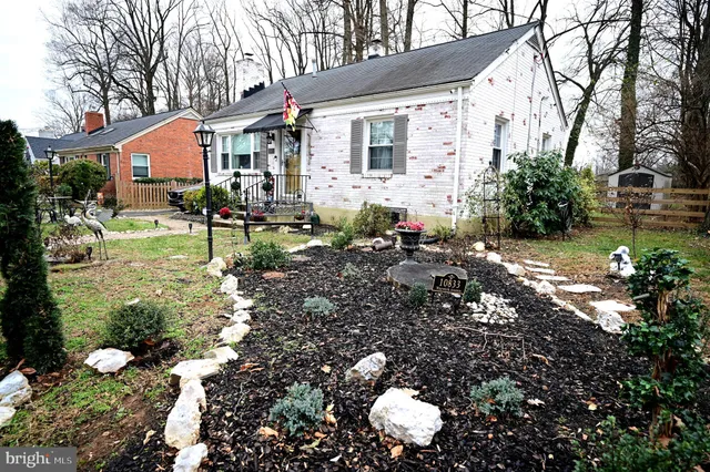 $630,000 | 10833 Warwick Avenue, Fairfax, VA 22030