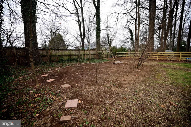 $630,000 | 10833 Warwick Avenue, Fairfax, VA 22030