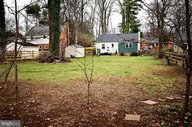 $630,000 | 10833 Warwick Avenue, Fairfax, VA 22030