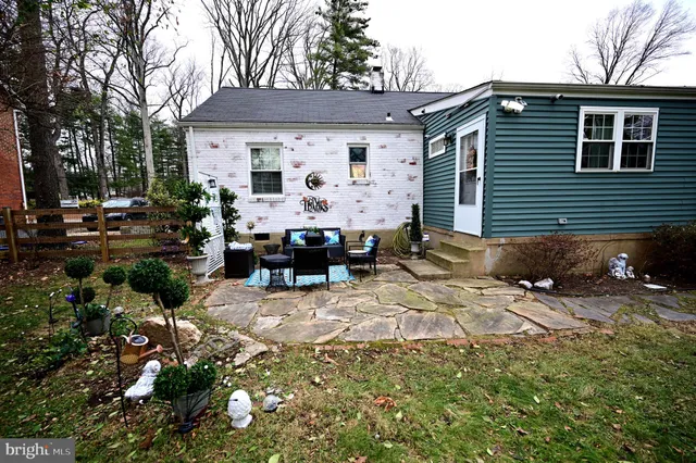 $630,000 | 10833 Warwick Avenue, Fairfax, VA 22030