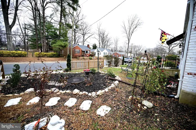 $630,000 | 10833 Warwick Avenue, Fairfax, VA 22030