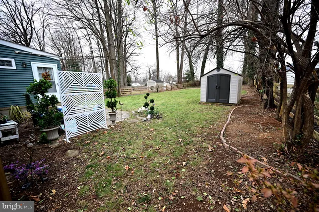 $630,000 | 10833 Warwick Avenue, Fairfax, VA 22030