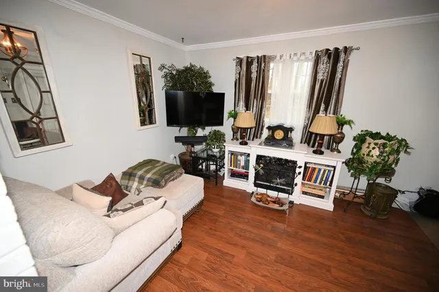 $630,000 | 10833 Warwick Avenue, Fairfax, VA 22030