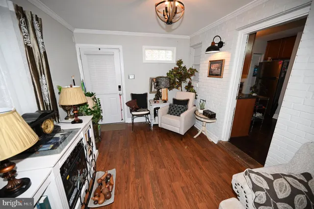 $630,000 | 10833 Warwick Avenue, Fairfax, VA 22030