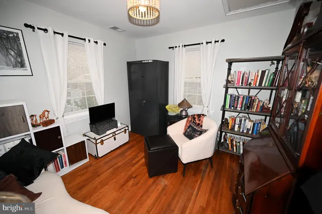 $630,000 | 10833 Warwick Avenue, Fairfax, VA 22030