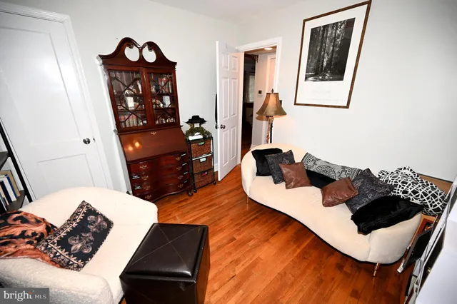 $630,000 | 10833 Warwick Avenue, Fairfax, VA 22030