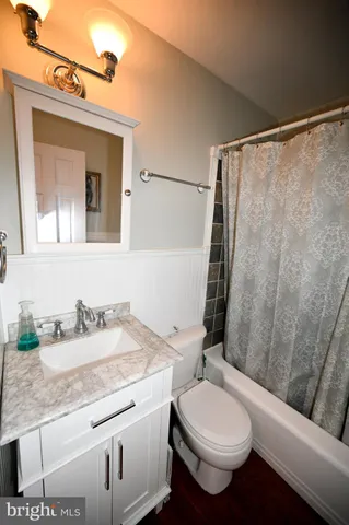 $630,000 | 10833 Warwick Avenue, Fairfax, VA 22030