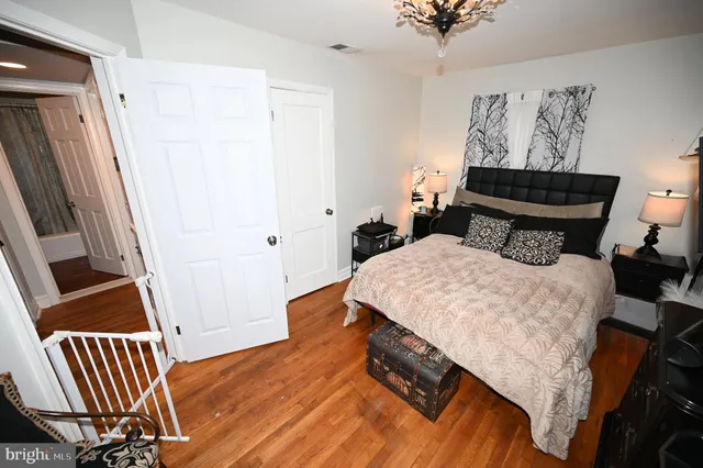 $630,000 | 10833 Warwick Avenue, Fairfax, VA 22030