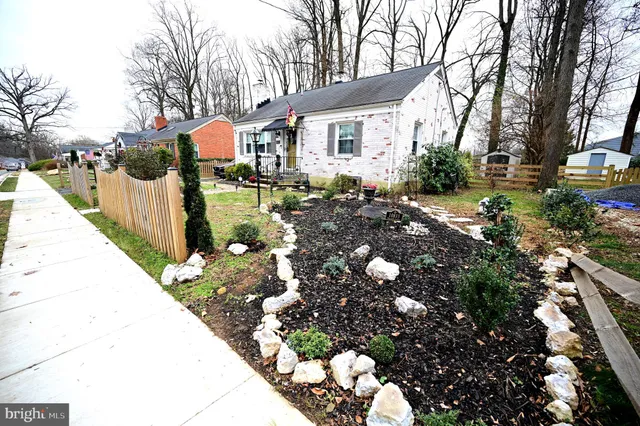 $630,000 | 10833 Warwick Avenue, Fairfax, VA 22030