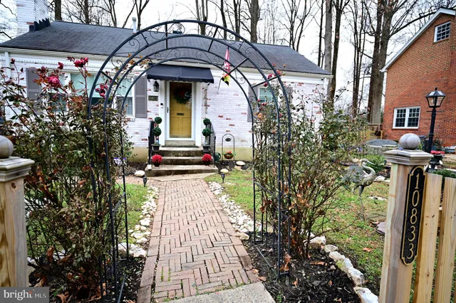 $630,000 | 10833 Warwick Avenue, Fairfax, VA 22030