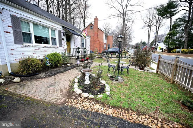 $630,000 | 10833 Warwick Avenue, Fairfax, VA 22030