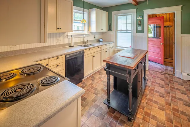 $639,900 | 5 Prospect Street, Dover, NH 03820