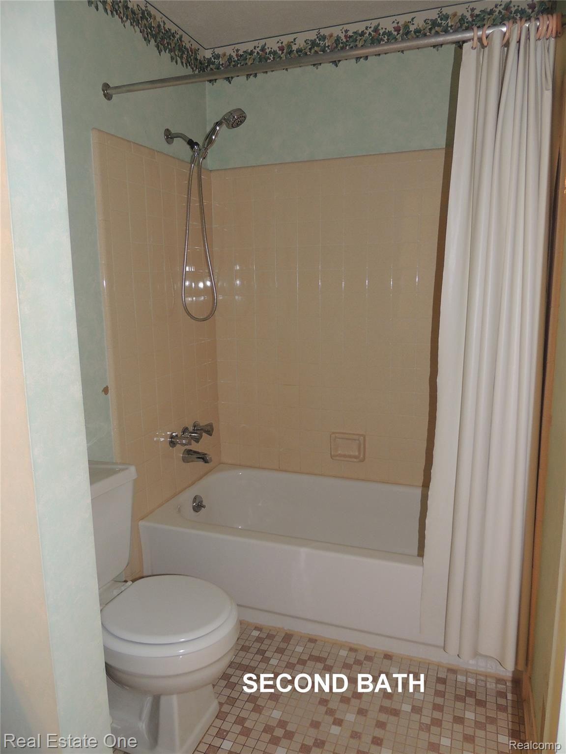 286 Prospect Drive Rochester, MI 48307 - Photo 14 of 20 DSCN7741.JPG