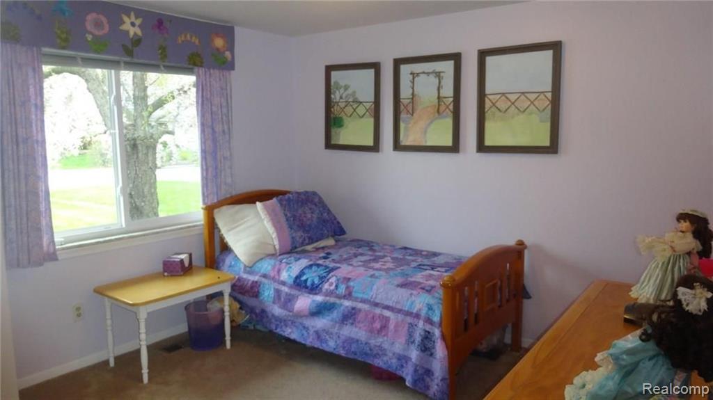25228 Branchaster Road Farmington Hills, MI 48336 - Photo 15 of 24