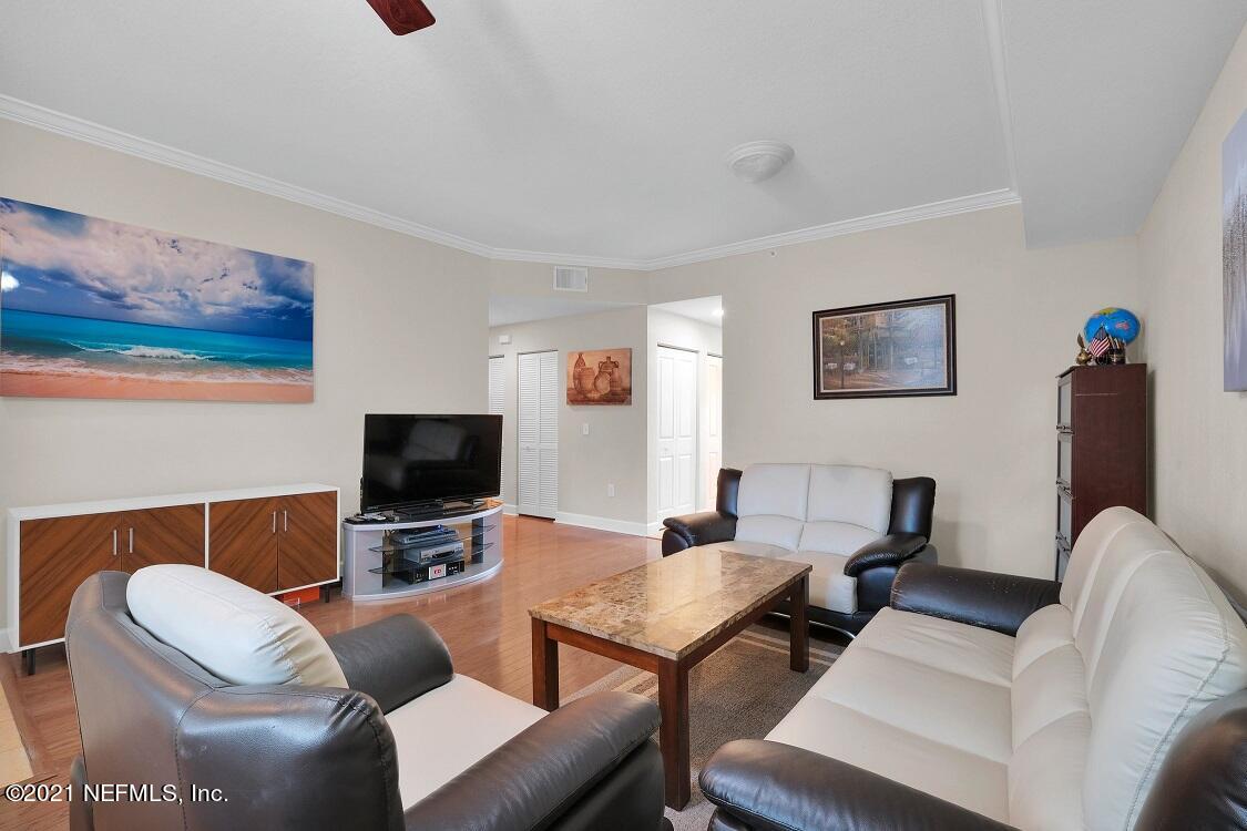 9745 Touchton Road, Unit 3202 Jacksonville, FL 32246 - Photo 5 of 30 Family Room