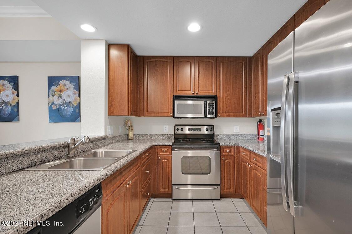 9745 Touchton Road, Unit 3202 Jacksonville, FL 32246 - Photo 9 of 30 Kitchen