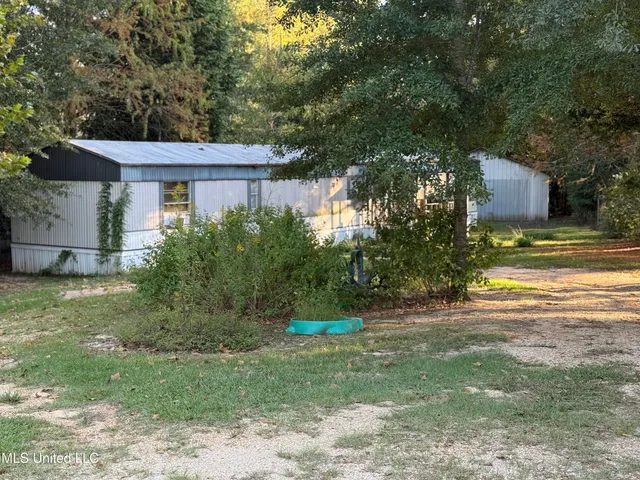 $90,000 | 702 2nd Street Southeast, Magee, MS 39111