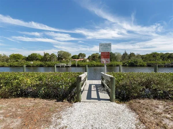 $295,000 | Sorrento Woods Boulevard, Nokomis, FL 34275