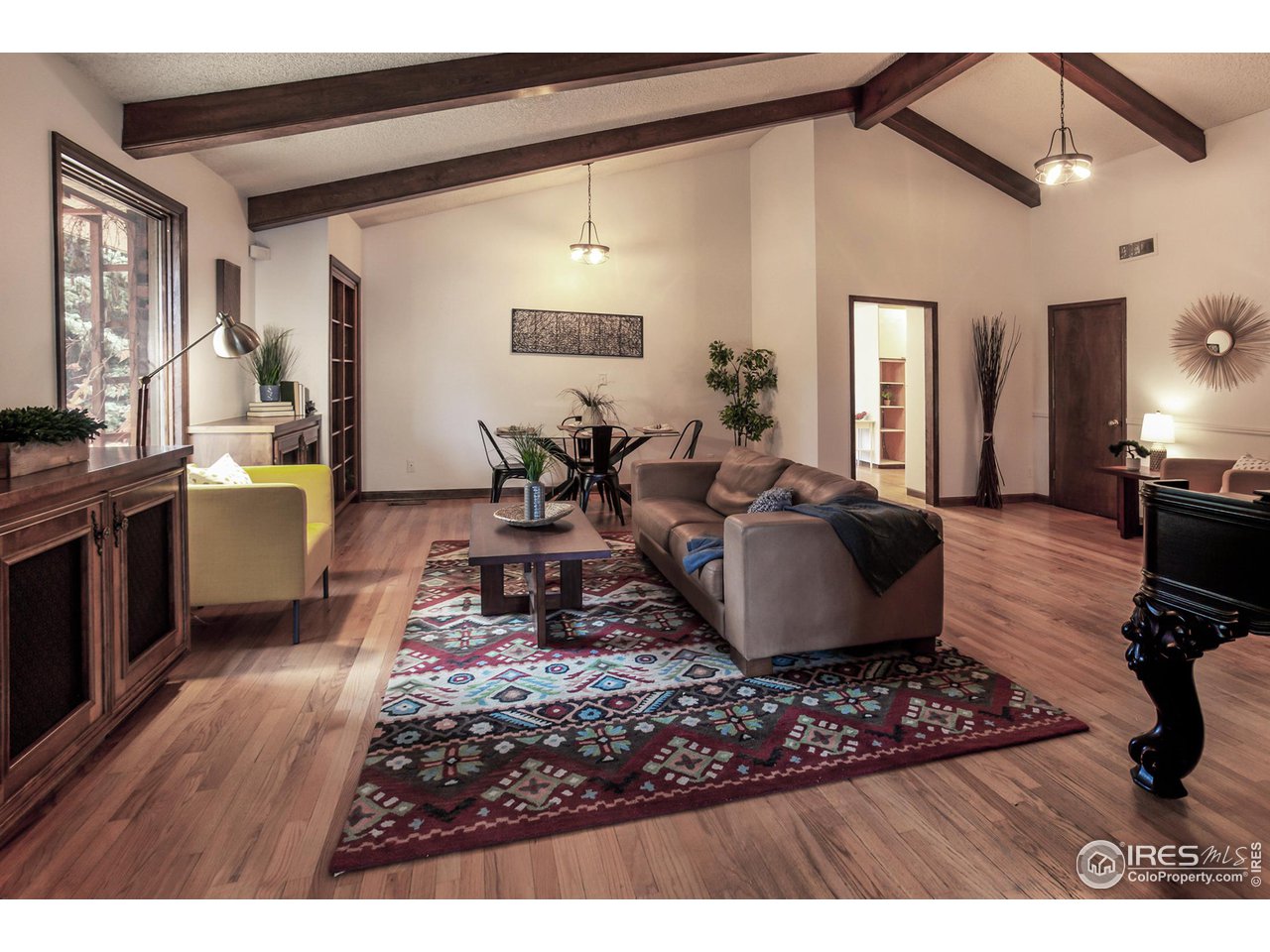 435 East Drake Road, Unit D Fort Collins, CO 80525 - Photo 3 of 38 Vaulted ceilings