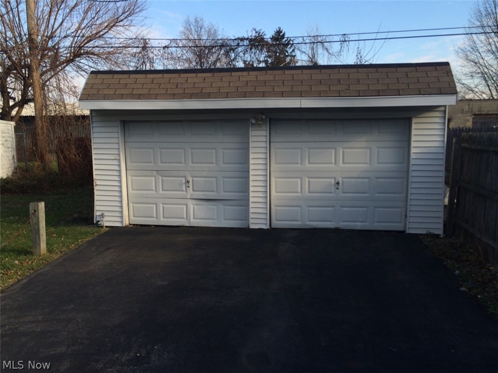 1747 Victoria Road Cleveland, OH 44112 - Photo 9 of 9