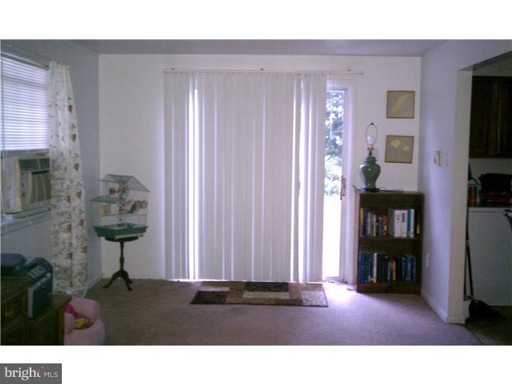 101 Polk Street, Unit 101A Riverside, NJ 08075 - Photo 3 of 9 Living Room