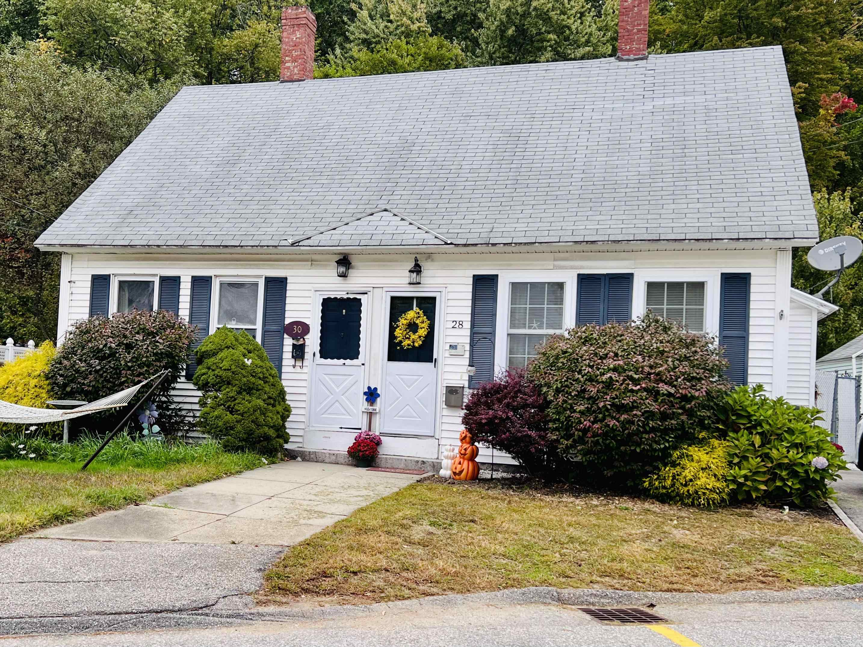 28 Dundee Avenue Hooksett, NH 03106 - Photo 1 of 11