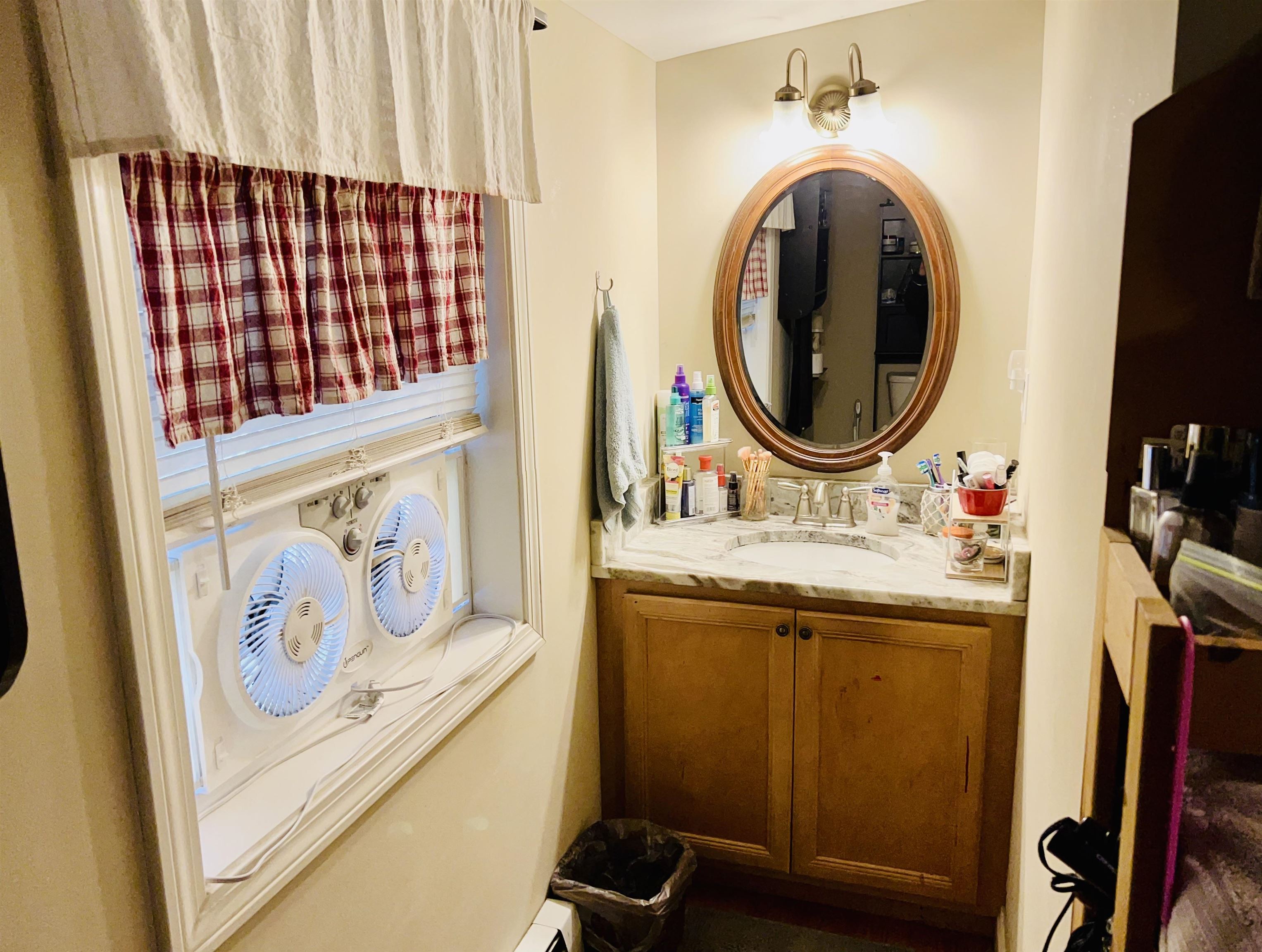 28 Dundee Avenue Hooksett, NH 03106 - Photo 7 of 11