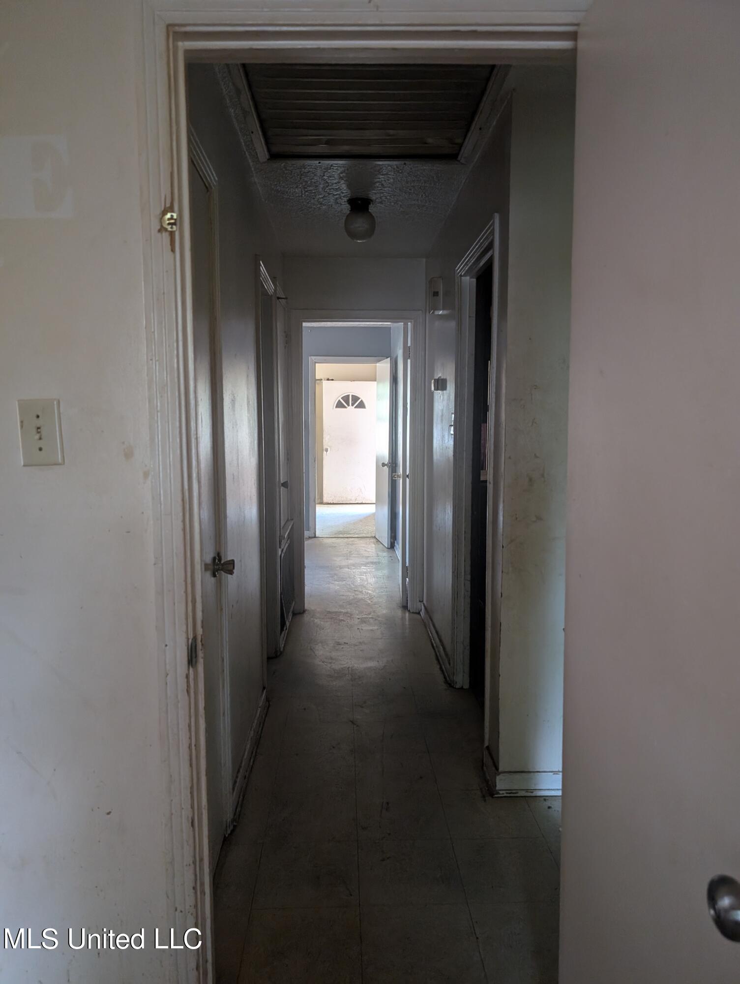 2227 Morton Avenue Jackson, MS 39213 - Photo 14 of 23 Hallway