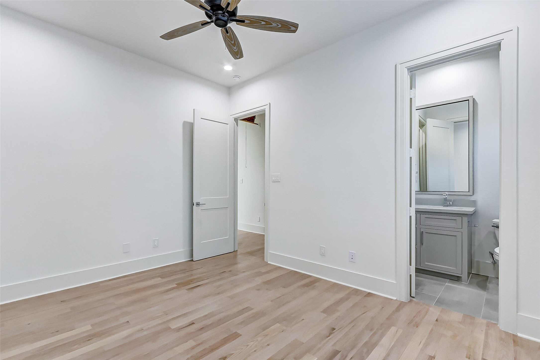 2122 Blalock Road, Unit B Houston, TX 77080 - Photo 30 of 48 wooden floor in an empty room