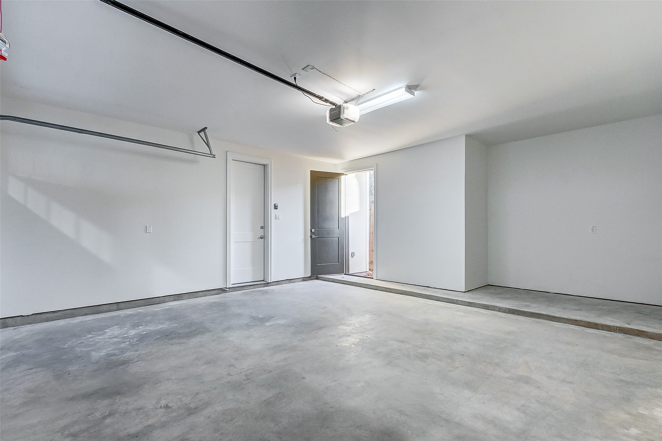 2122 Blalock Road, Unit B Houston, TX 77080 - Photo 46 of 48 a view of an empty room