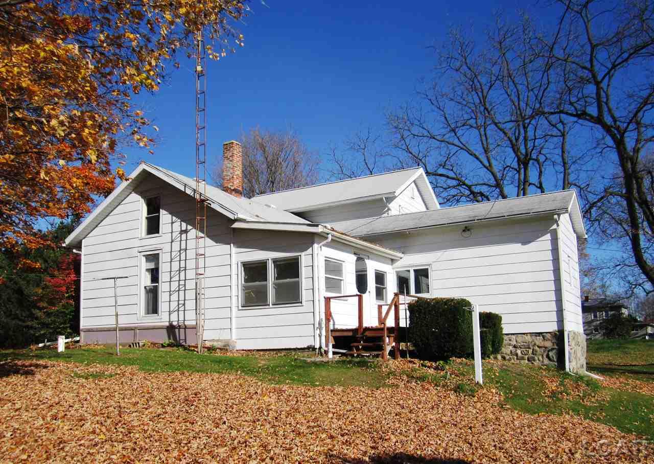 11791 Beecher Road Hudson, MI 49247 - Photo 2 of 15 Back View