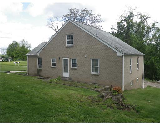 137 Foxwood Road Coraopolis, PA 15108 - Photo 2 of 17 Other. Exterior/Side
