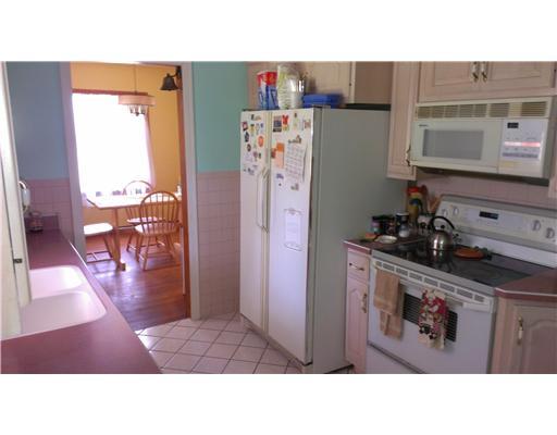 137 Foxwood Road Coraopolis, PA 15108 - Photo 7 of 17 Kitchen.