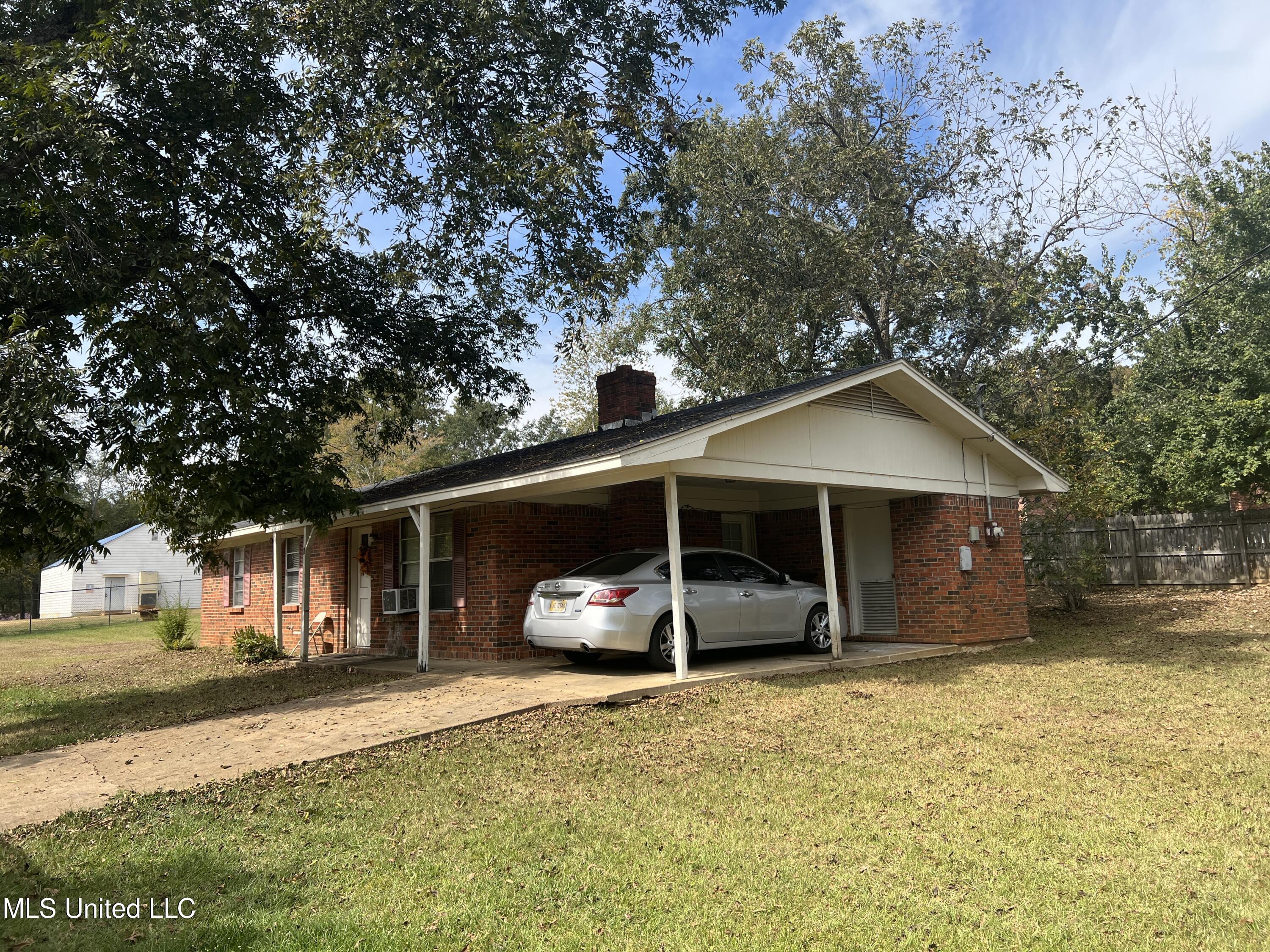 2 Prince Street Walnut Grove, MS 39189 - Photo 1 of 1 2 Prince St